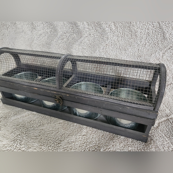 Vintage Decorative Storage Box - Picture 3 of 12